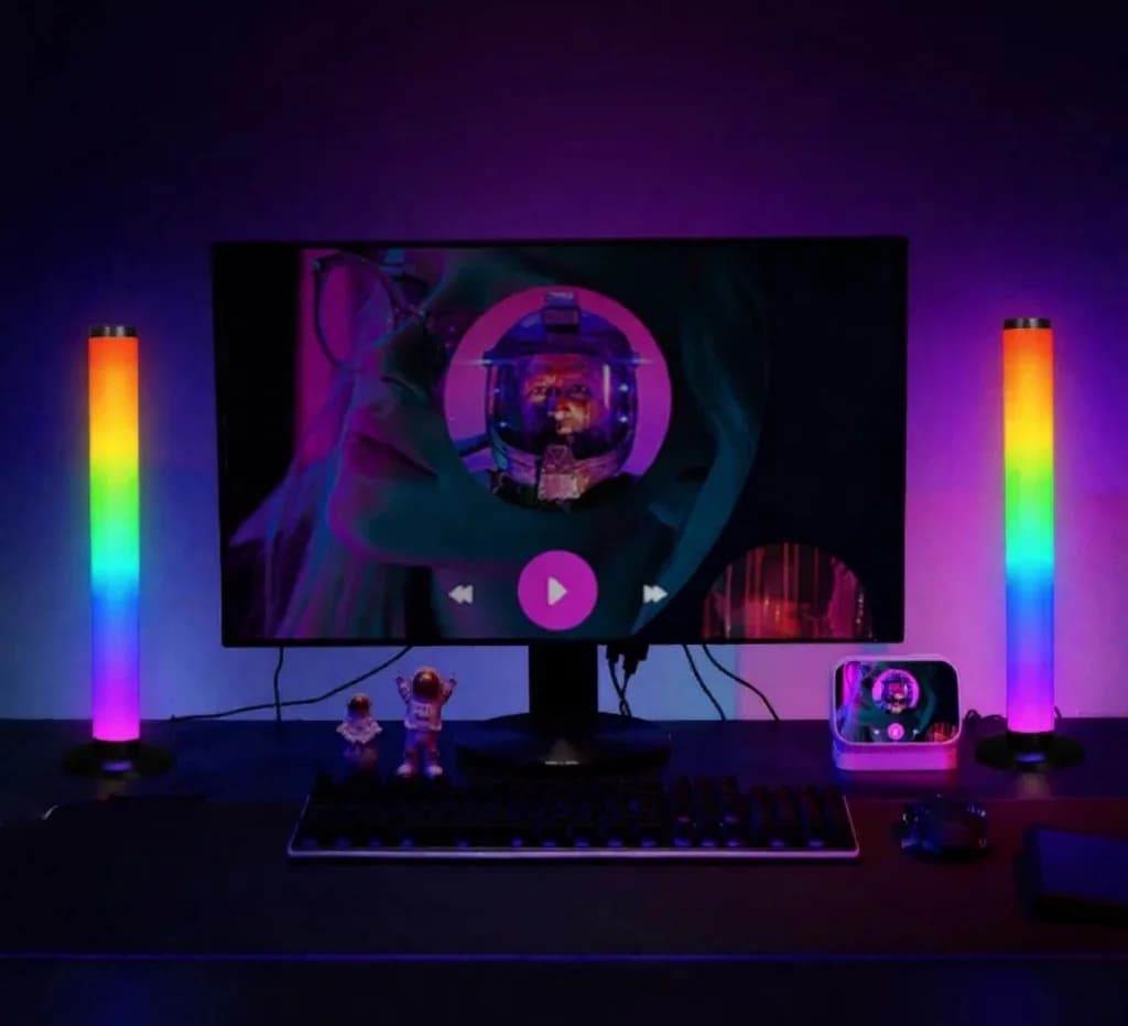 Επιτραπέζιο Φωτιστικό RGB 360 Μοιρών με Αντίδραση στον Ήχο, Έλεγχο Εφαρμογής και Τηλεχειριστήριο